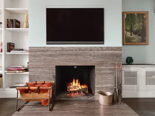 302 West 12th Street image 2 of 14