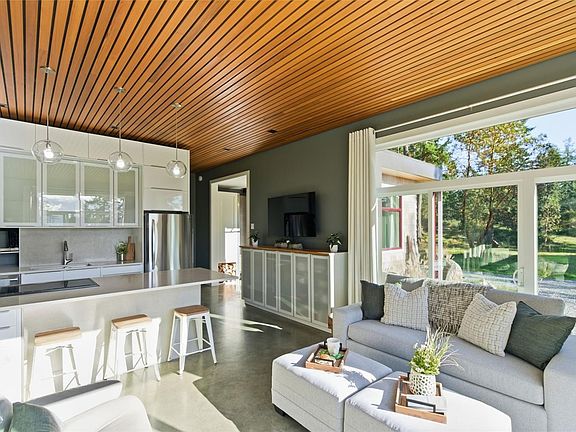 4th image of 1805 Stalker Rd