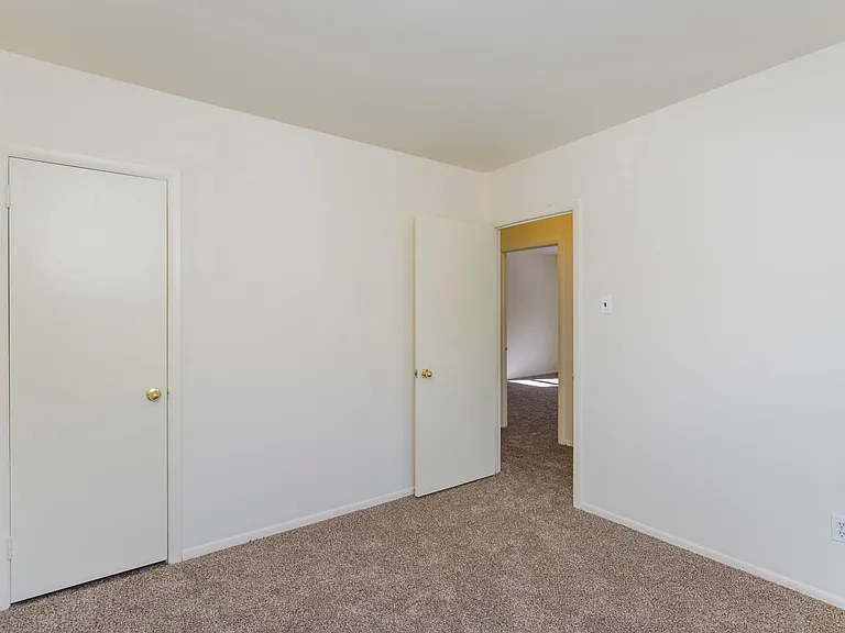 Colonial Village Townhomes — Photo 20