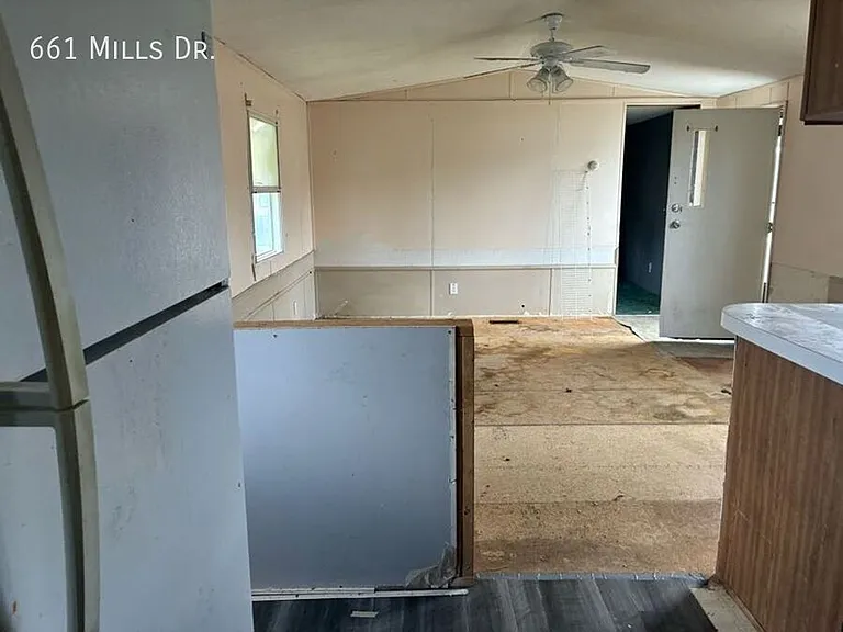 661 E Mills Dr — Photo 13