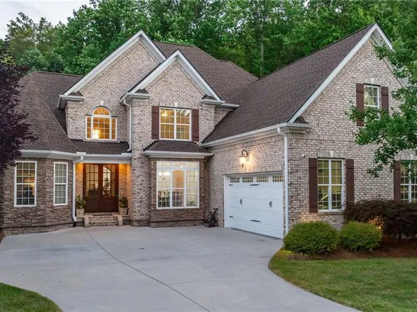 308 Ryder Cup Ln, Clemmons, NC 27012