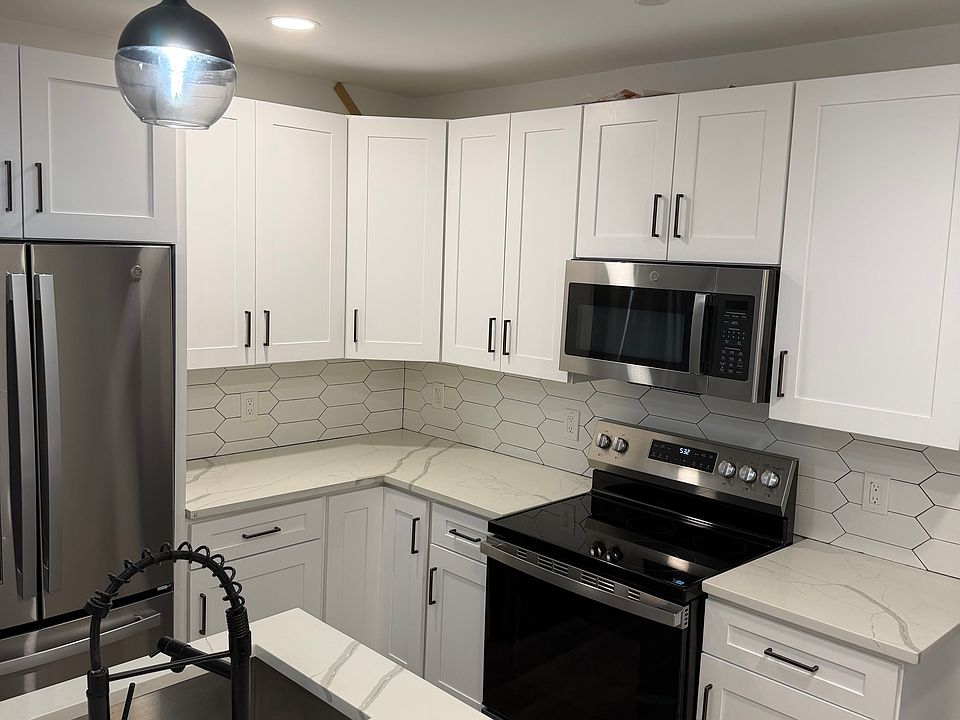 1st image of 2631 Oakford St Floor 1