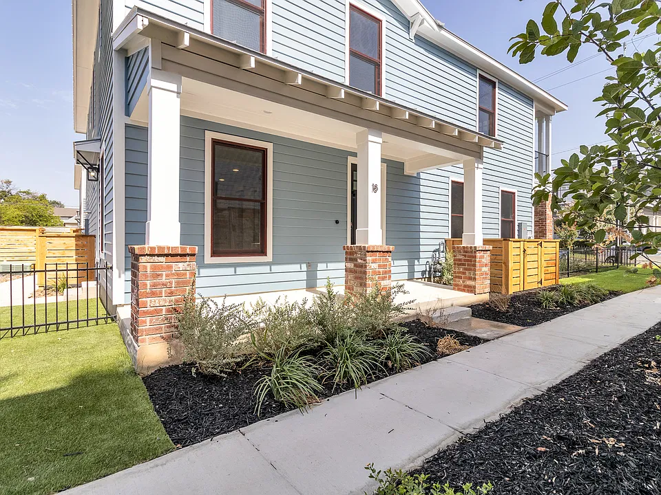 311 E Evergreen St #18