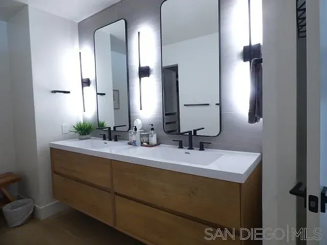 909 Coast Blvd #17 — Photo 10