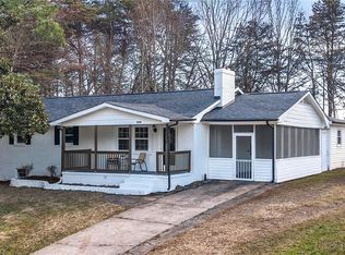 5038 Longbrook Cir, Winston Salem, NC 27105