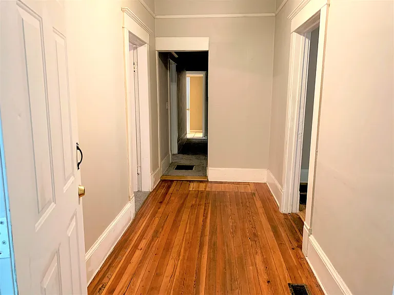 1080 Curran St NW — Photo 4