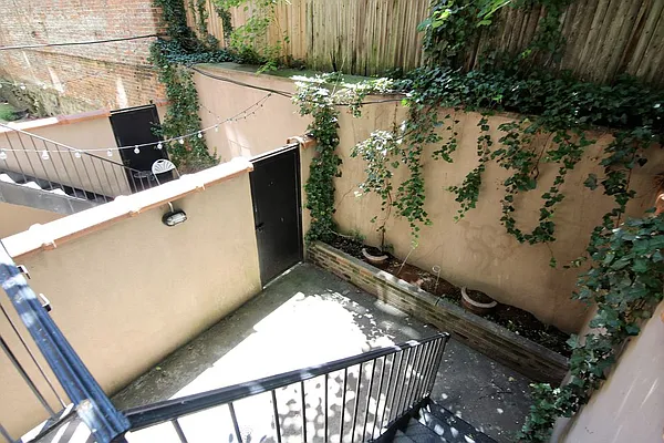 Rented by JK Dansar Corp | media 17