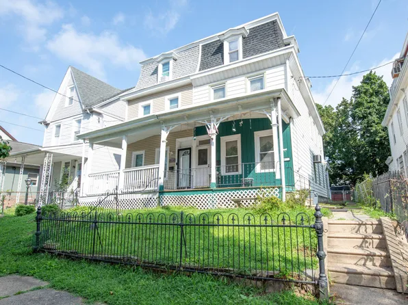 8038 Walker St, Philadelphia, PA 19136