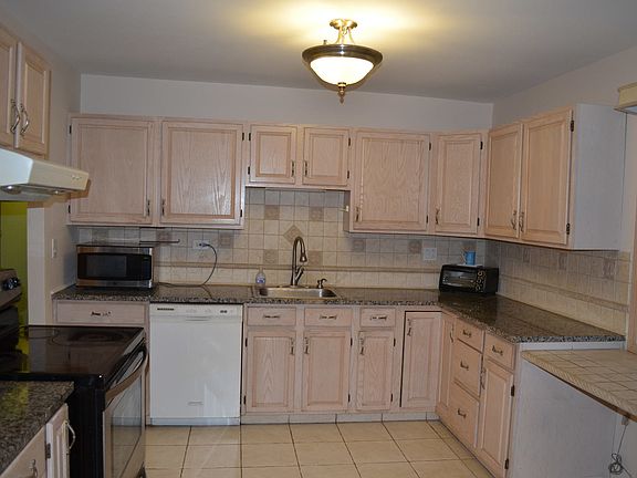 5th image of 1516 Amherst Dr