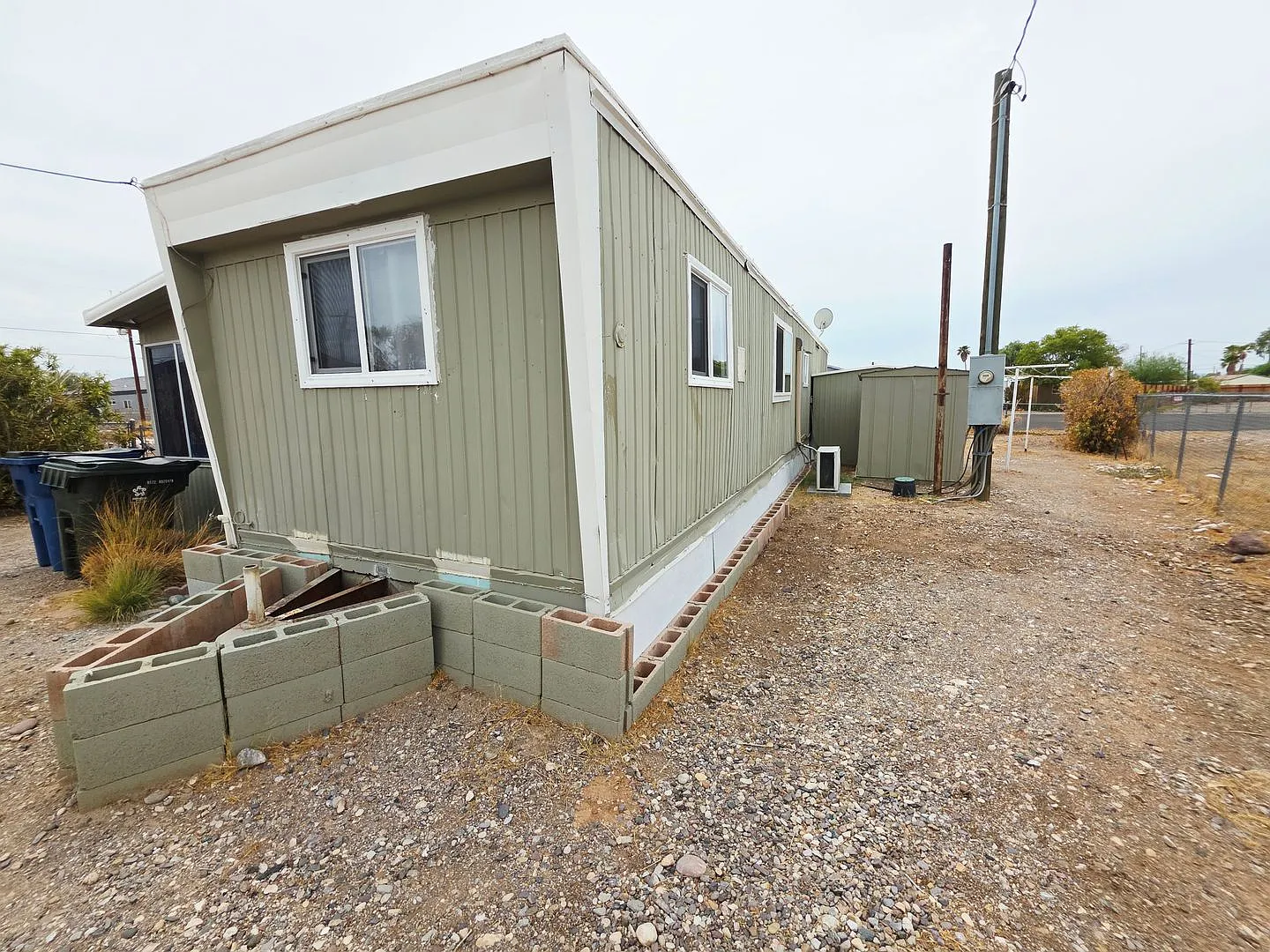 2 Bedroom Mobile in Bullhead City — Photo 1