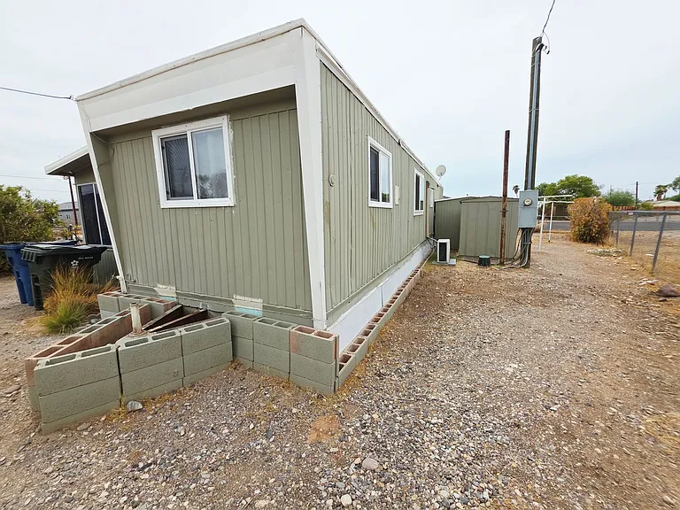 1779 Artesia Dr — Photo 1