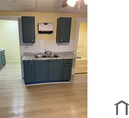 3 bed, 1000 sqft, $1,900 — Photo 3