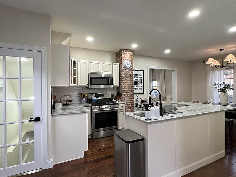 28 N 22nd St — Photo 5