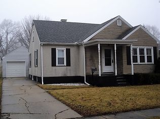 320 W 3rd St, Spring Valley, IL 61362