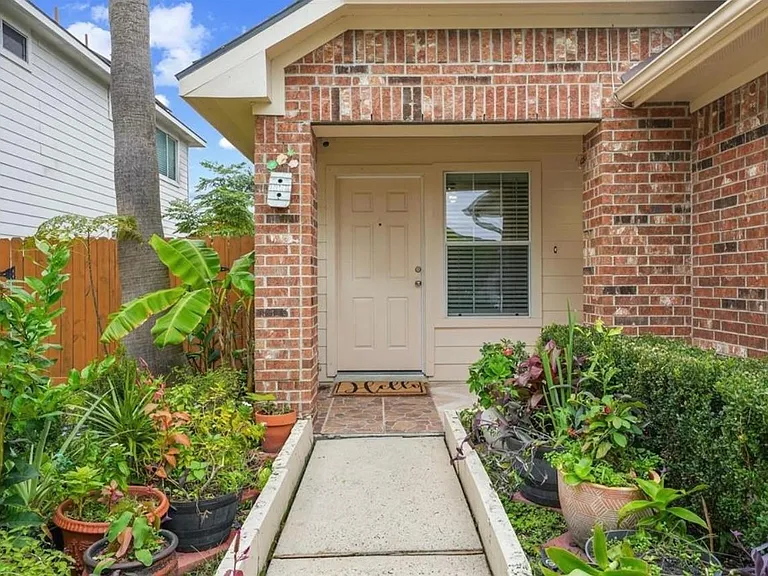 1614 York Creek Dr — Photo 9