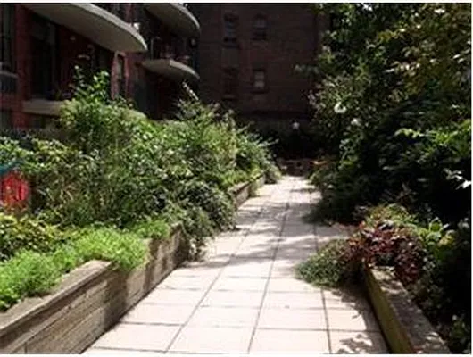 Rented by Douglas Elliman | media 14
