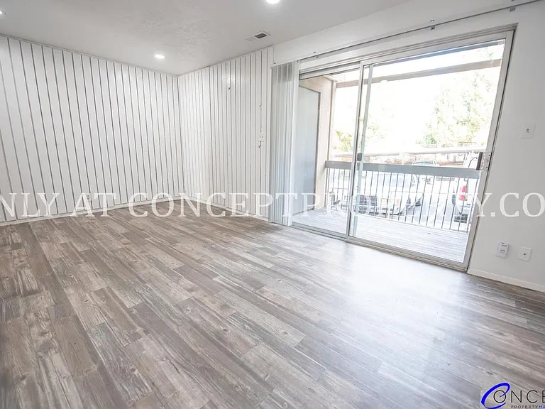 Foothill Terrace — Photo 144