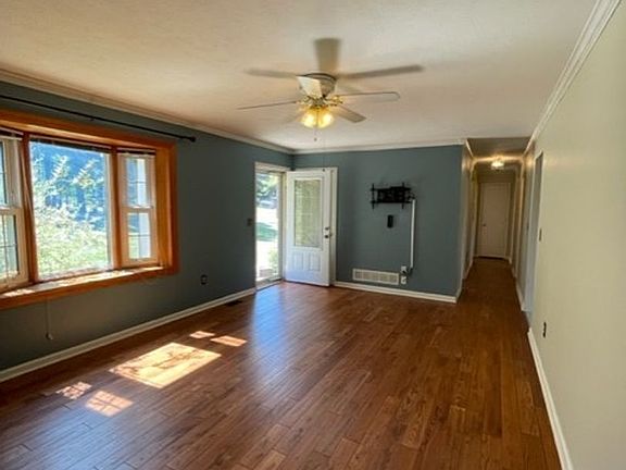3rd image of 350 Valley View Dr