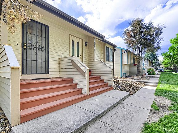 2nd image of 4549 Lamplighter Cir