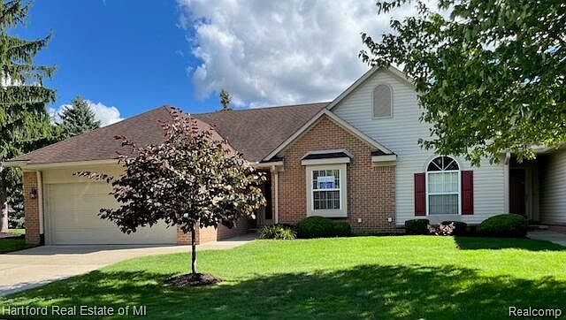 1st image of 2176 Maplehurst Dr