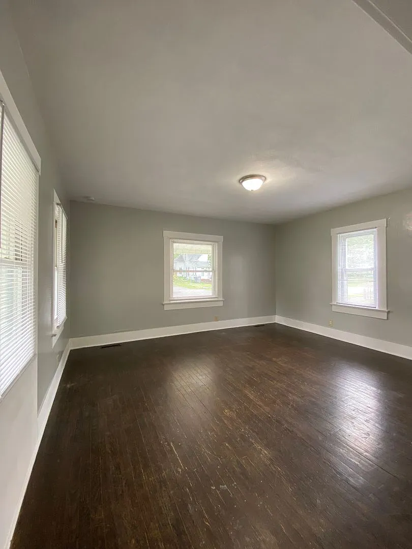 4 Bedroom Single Family Home in Goshen! — Photo 2
