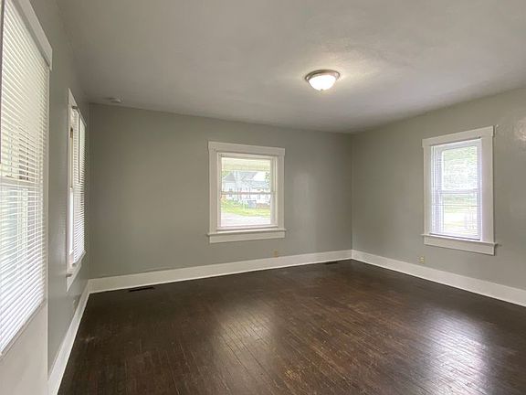 2nd image of 615 W Wilkinson St