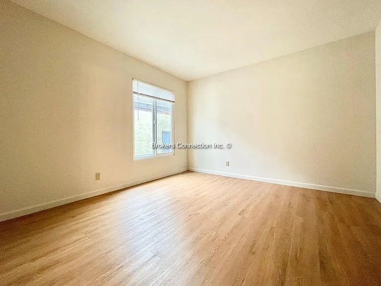 1649 12th Ave #8 — Photo 8