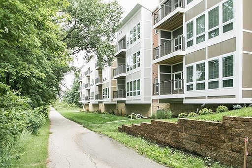 2nd image of 405 Ashley Ct Unit 301