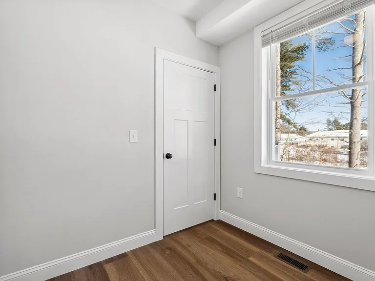 Bayberry Commons- 3 Bedroom 2.5 Bath Townhomes with 2 Car Garage — Photo 48