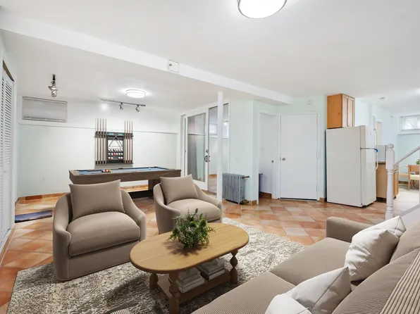 17-19 Columbia Terrace image 13 of 25