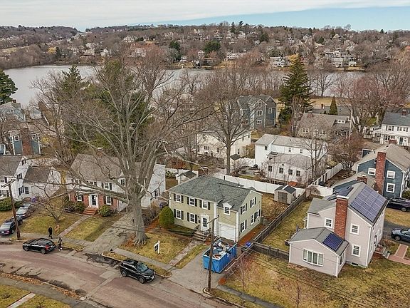 2nd image of 32 Colonial Dr
