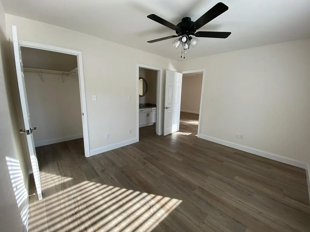 1210 N Van Buren — Photo 4