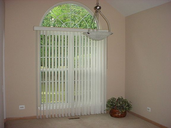 2nd image of 1392 Diamond Dr