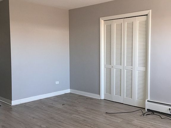 5th image of 10429 S Longwood Ln #1