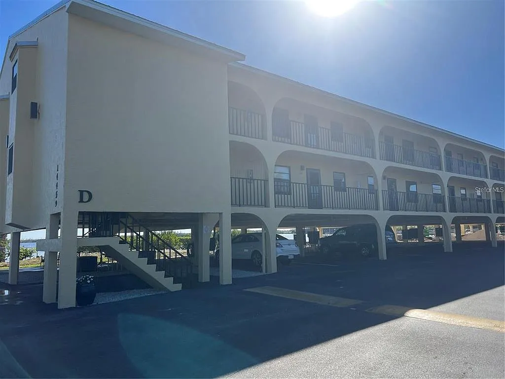 2 bed, 2.0 bath, 1150 sqft, $1,700 — Photo 1