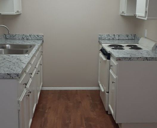 2nd image of 2050 S Euclid Ave APT 202