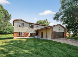605 City View Dr, Minnetonka, MN 55305