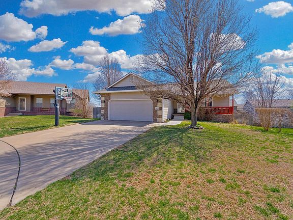 3rd image of 3674 N Forest Ridge Ct