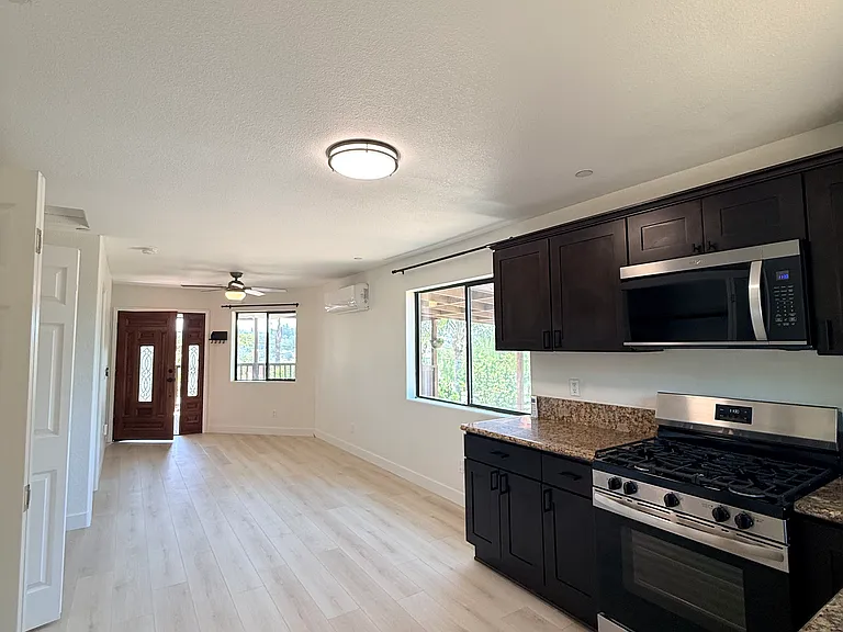 1541 Calavo Rd — Photo 7
