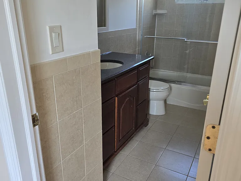 11 - Second Floor Full Bathroom