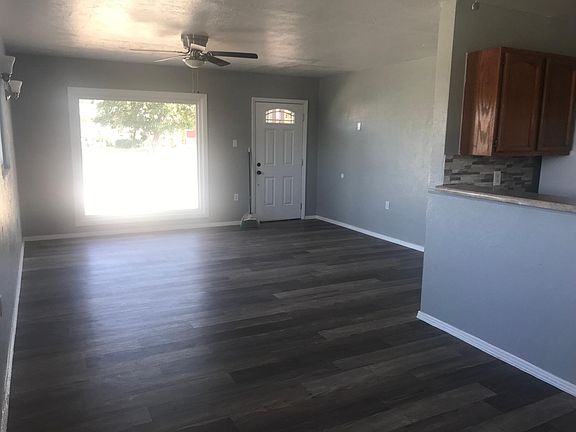 3rd image of 1132 Hawaii St