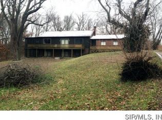 1606 Rustic Ln, Saint Jacob, IL 62281