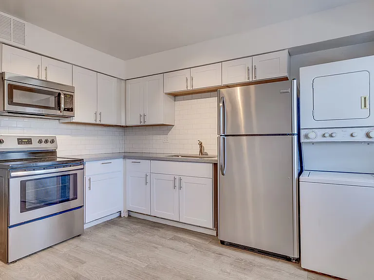 1504 W University Dr #1 — Photo 3