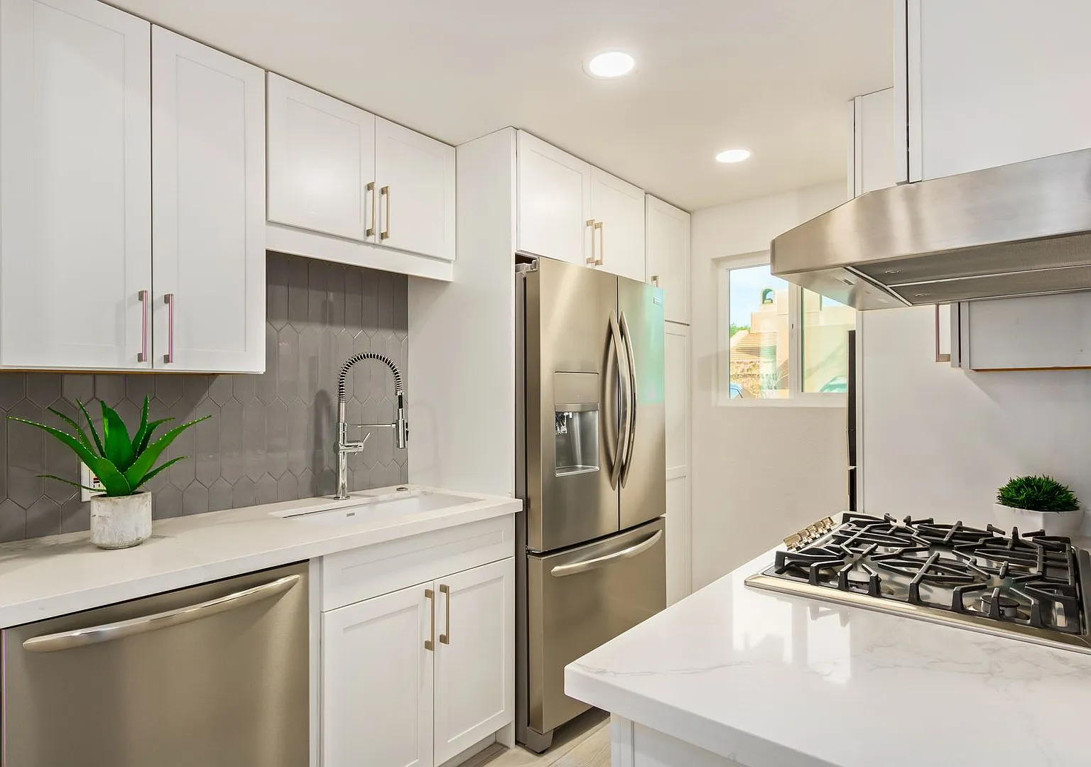 Luxury Condo | Coming soon | 1bed/1bath Scottsdale | First month FREE — Photo 2