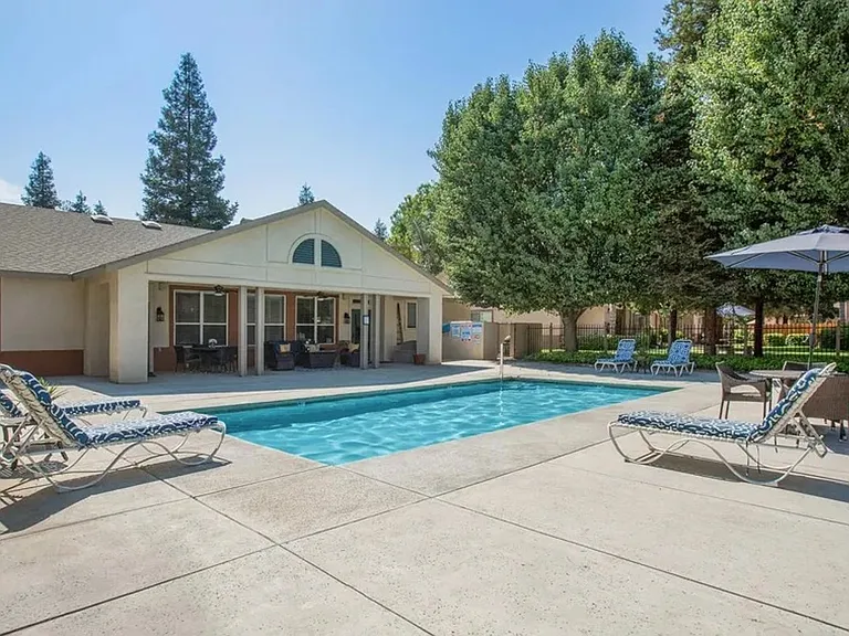 Brookside Senior Apts. — Photo 12