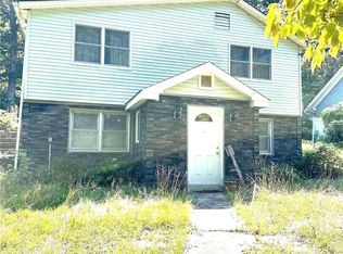 28 Middleville Rd, Northport, NY 11768