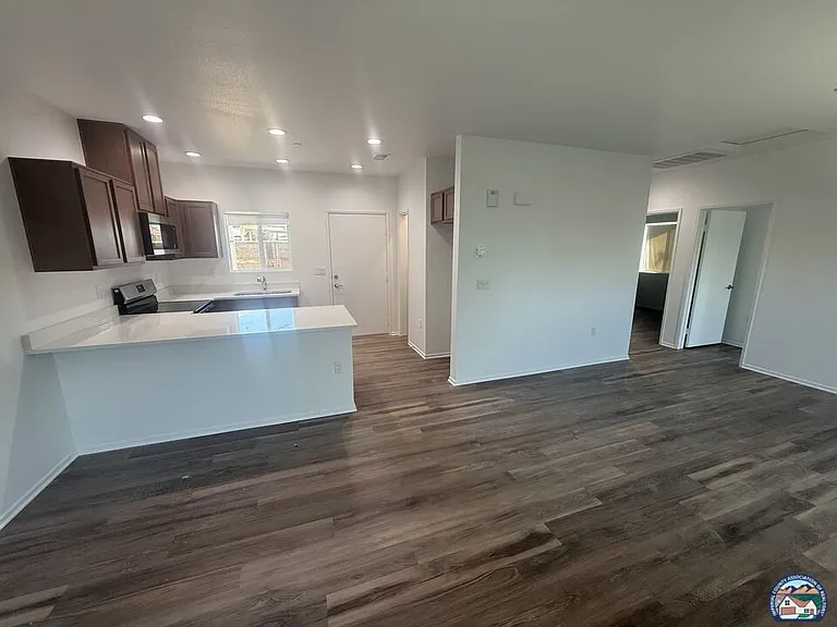 518 S F St — Photo 5