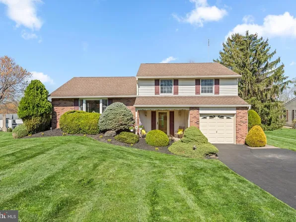 111 W Buttonwood Dr, Churchville, PA 18966