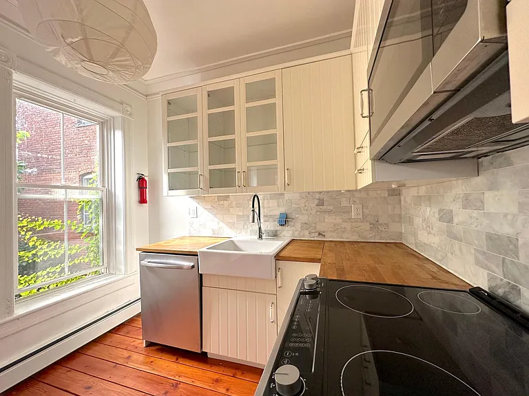 197 Liberty St #2 — Photo 10