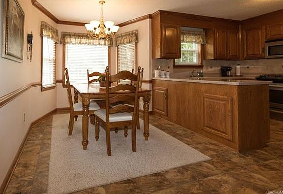 3rd image of 5401 Somerset Ln